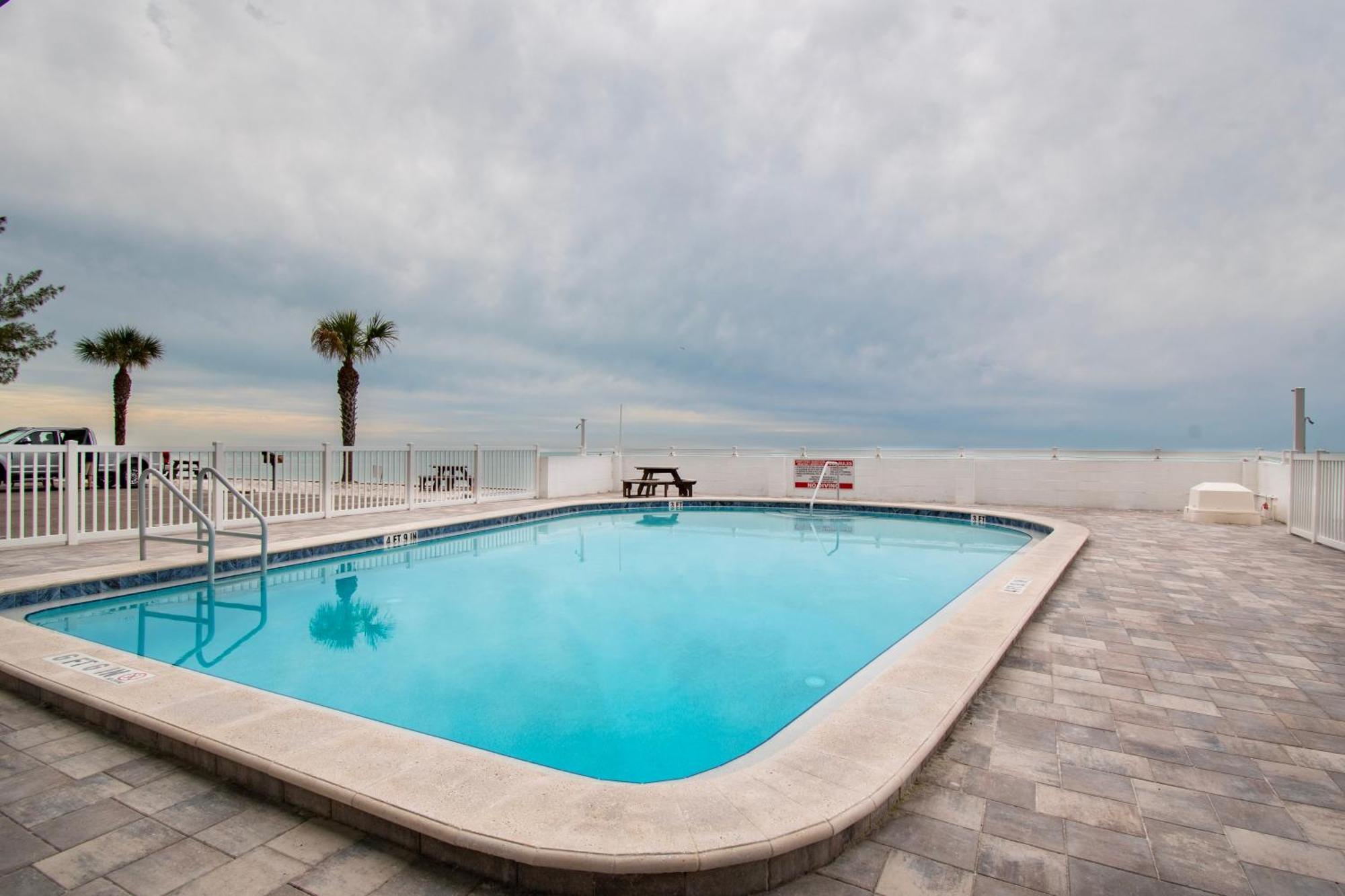 Funshine Sunset Beach St. Pete Beach Zewnętrze zdjęcie